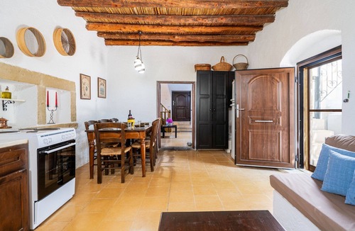Vori House | To Patriko - Historic 3 BR Home