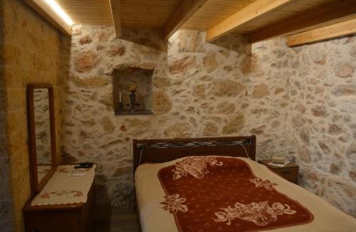 Agios Georgios Sykousis House | Traditional Chios House