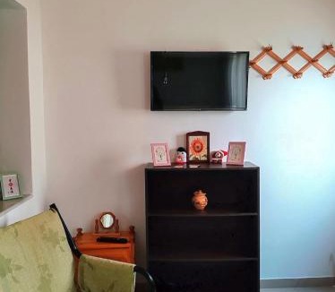 Sipiada Apartment | Traditional house in the centre of Kymi