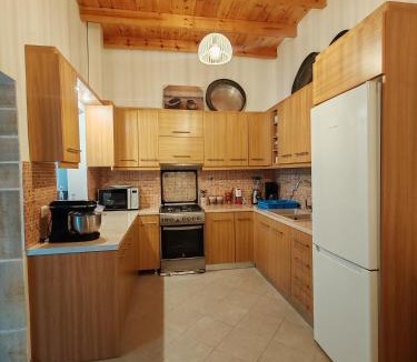 Sipiada Apartment | Traditional house in the centre of Kymi