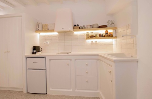 Mykonos Apartment | Traditional Mykonian Home steps from Little Venice