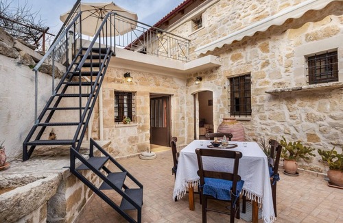 Tzitzifes House | Traditional Stone House Rafael