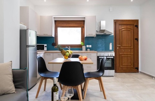 Almiros Beach Apartment | Tranquil Modern Apartments with Pool & Lush Garden close to the Beach and Resort