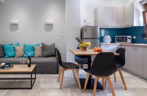 Almiros Beach Apartment | Tranquil Modern Apartments with Pool & Lush Garden close to the Beach and Resort