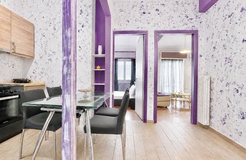 Athens Apartment | Transit Hub Pad - Steps to Metro -Sleeps 3 by ΜΡS