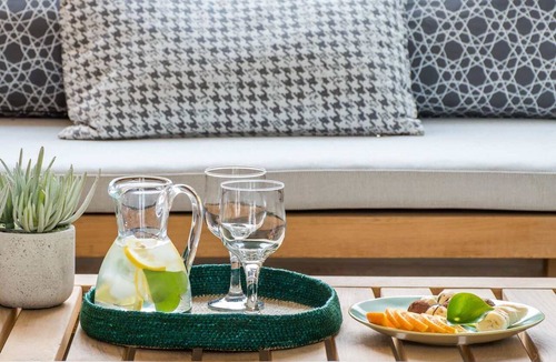 Dafni-Ymittos Apartment | Tree Olive Athens