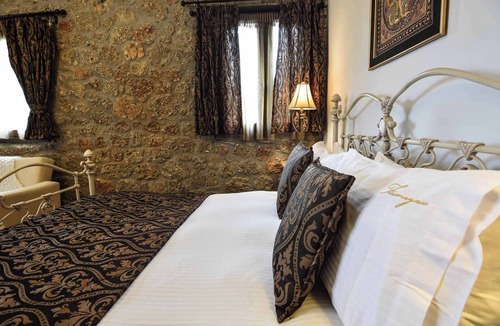 Mesaia Trikala Bed & Breakfast | Trikalon Muses Art Suites - Erato Cozy Suite