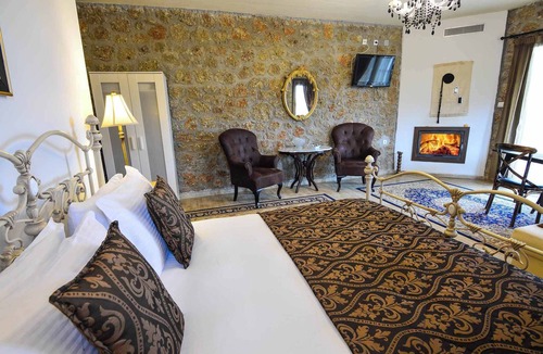 Mesaia Trikala Bed & Breakfast | Trikalon Muses Art Suites - Erato Cozy Suite
