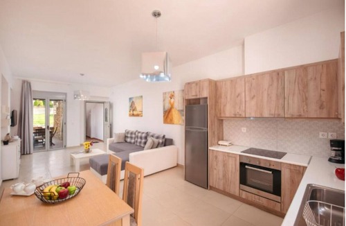 Houdetsi Apartment | Urania – Loutraki Resort
