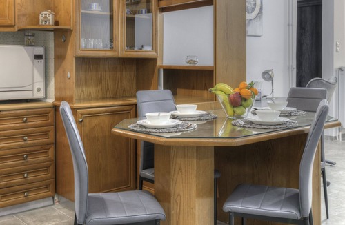 Filopappou Apartment | Urban Breeze: Your Oasis in Koukaki, Moments from Acropolis, Plaka, and Thisio