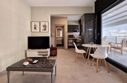 Thessaloniki City Centre Apartment | Urban quality comfort