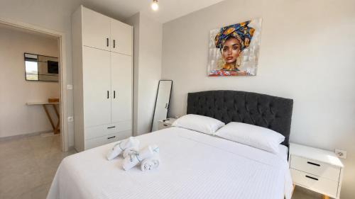 Ampelokipoi-Menemeni Apartment | Urban Rail by InFox Suites