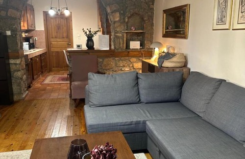 Florina Villa | Urban River House