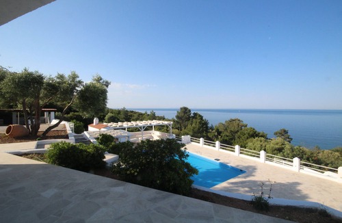 Marathokampos House | Vacation home with private pool