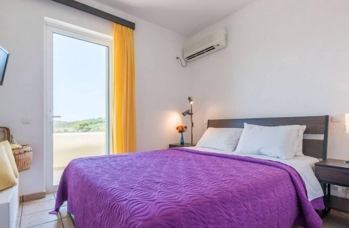Lavreotiki House | Vacation home Barite in Sounion - 14 persons, 7 bedrooms