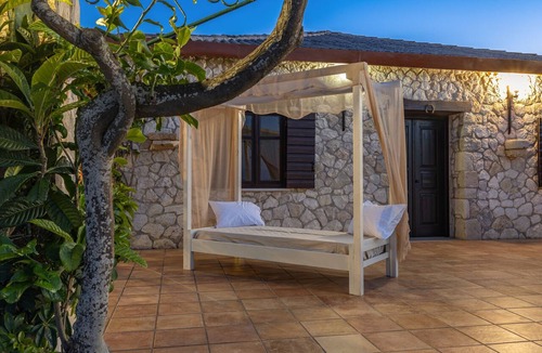 Porto Koukla Villa | Vardiola Houses - Traditional Open Plan Villa with Private Pool