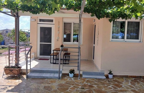 Pineios Apartment | Vasiliki's Apartment A
