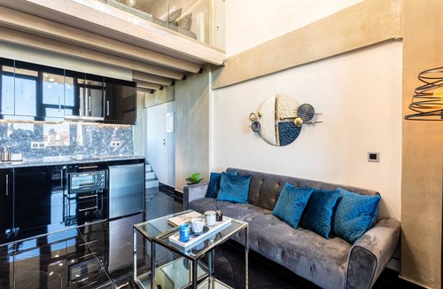 Anatolikos Sinikismos Apartment | Ventiri Lofts Penthouse with Balcony · Near Beach