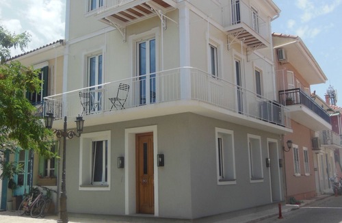 Lefkada Town Apartment | VERANI SUITES
