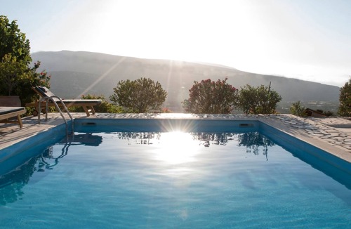 Lassithi Prefecture House | Versteckte Villa mit Pool und herrlichem Blick über die Bucht von Mirabelle und by Interhome