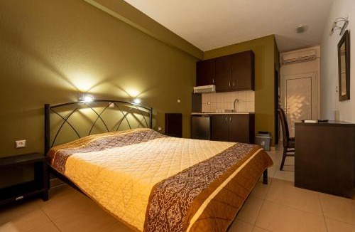 Paralia Dionysiou Apartment | Vicky Rooms
