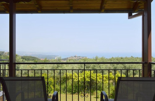 Anatolikos Olimpos Apartment | View of the Castle and the Sea 1