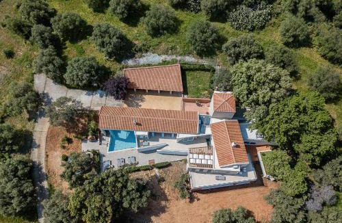 Vamvakopoulo Villa | Vilia House on the Hill - Luxury Villa with Heated Pool near Chania