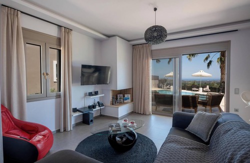 Geropotamos Villa | Villa Ag. Georgios – Seaview Palm Retreat