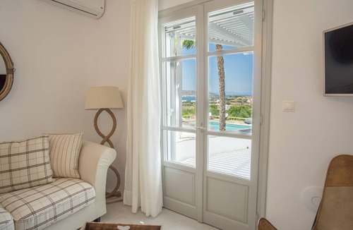 Nea Cryssi Akti Villa | Villa Agia Irini Cove 1 with common pool for only 3 villas