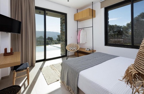 Akrotiri Villa | Villa al Sur