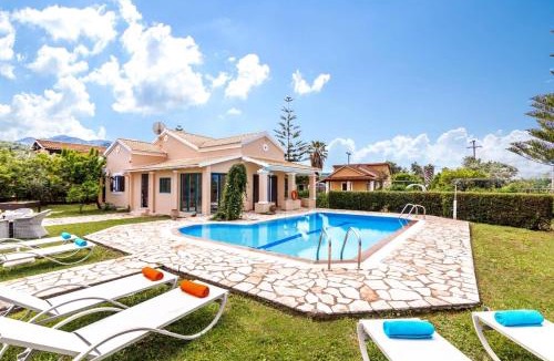 Almiros Beach Villa | Villa Almyros by Villa Plus