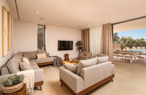 Kalamaki Villa | Villa Alni by Villa Plus