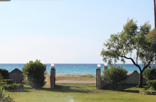 Almiros Beach Apartment | Villa Angela, seafront apartments, Almiros beach