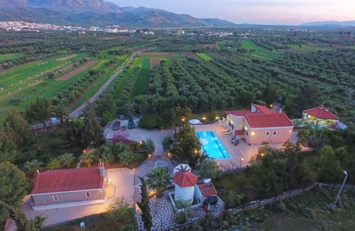 Kastelli Villa | Villa AnnaMaria with Swimming Pool