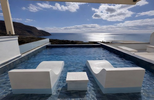 Amoopi Villa | Villa 'Aqua Blue 2' with Private Pool and Sea View