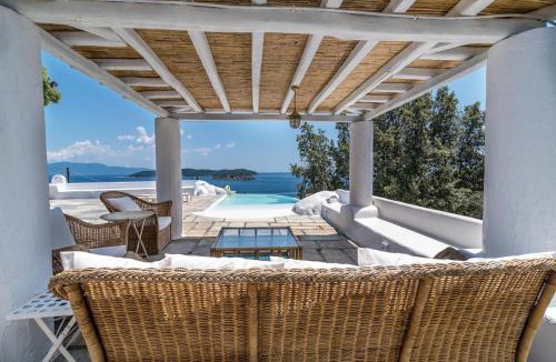 Kanapitsa Villa | Villa Arios, pool, jacuzzi and sea