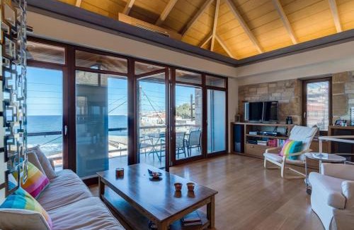 Halepa Villa | Villa Athina in front of the sea