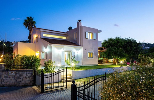 Adele Villa | Villa Carpe Diem -Luxury Villa with private pool 2 km from the beach!