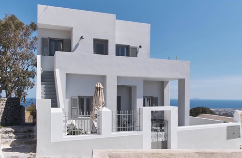 Fira Villa | Villa DALI Leda - New private villa with jacuzzi and amazing view to the volcano