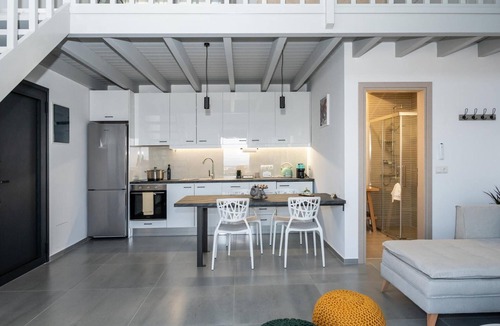 Xiro Chorio Apartment | Villa Dias Guest House – Sea & Mountain Views, Pet Friendly