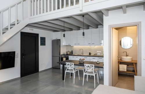 Xiro Chorio Apartment | Villa Dias Guest House – Sea & Mountain Views, Pet Friendly