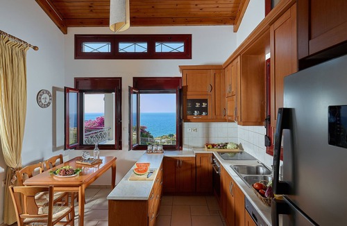 Geropotamos Villa | Villa Dioni - Only 600m from the beach