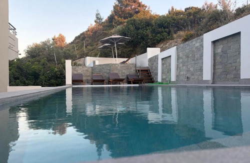 Kremasti Apartment | Villa Divina