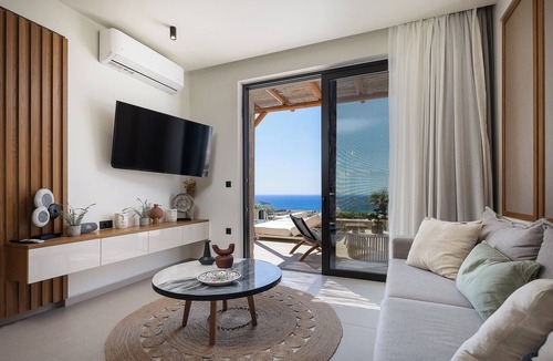 Limeniskos Villa | Villa Domenica Free* heated pool & Seaviews