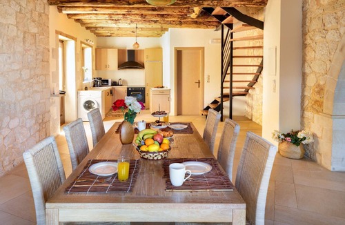 Maheri House | "Villa Erontas" with view of the water