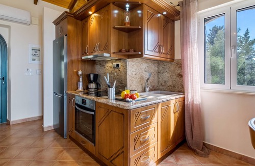 Tsoukaladhes Villa | Villa "Evelyn" with Sea View, Private Pool & Wi-Fi