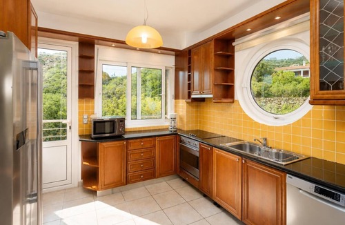 Agios Nikolaos Villa | Villa Glan Y Mor - Five Bedroom Villa, Sleeps 10