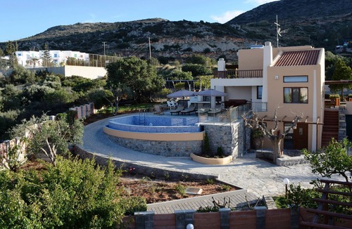 Koutouloufari Villa | Villa Gloria for 9, Private Villa with swimming pool