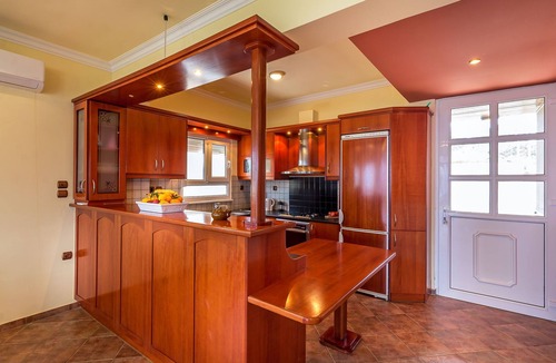 Livadi Villa | Villa Helen 200m from Tersanas Beach