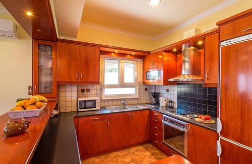 Livadi Villa | Villa Helen 200m from Tersanas Beach